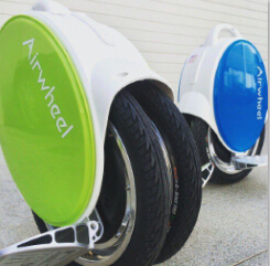  ¿Hay un medio de transporte que puede evitar atascos de tráfico? La respuesta es Airwheel Q5 auto-equilibrio monociclo eléctrico.