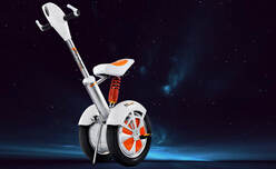 Airwheel scooters eléctricos de dos ruedas se componen de dos tipos: postura sentada y postura en pie. 