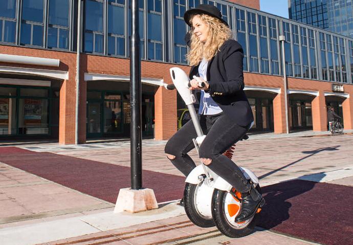 Airwheel put its new product release conference on that exciting day where two models including the electric self-balancing scooter A3 were presented. 