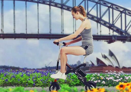 Среди них Airwheel E6 Smart e велосипед должен упомянуть.