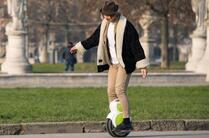 Путешествие наедине только с Airwheel Q6 двойной колеса Электрический самокат